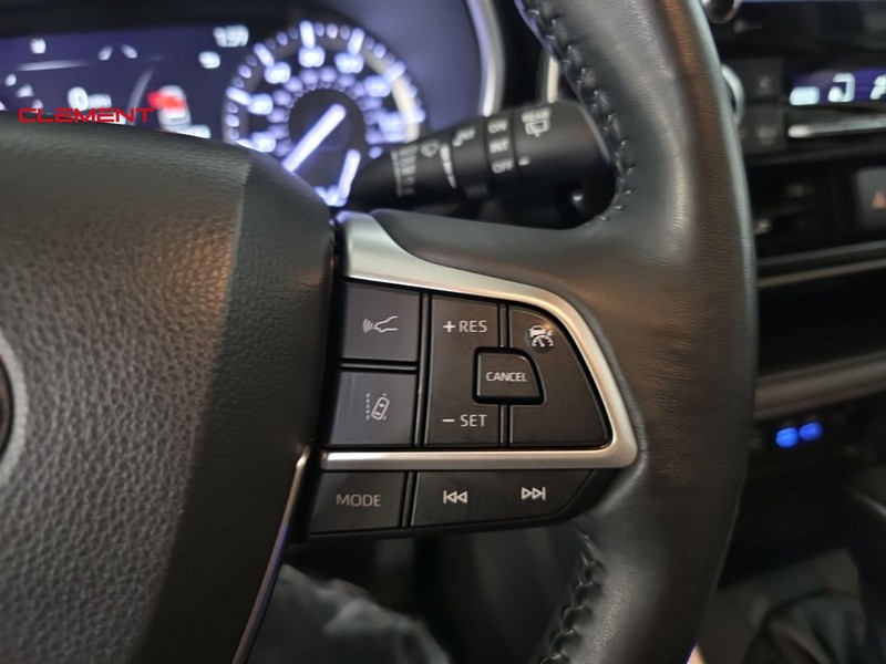 Toyota Highlander Vehicle Image 13