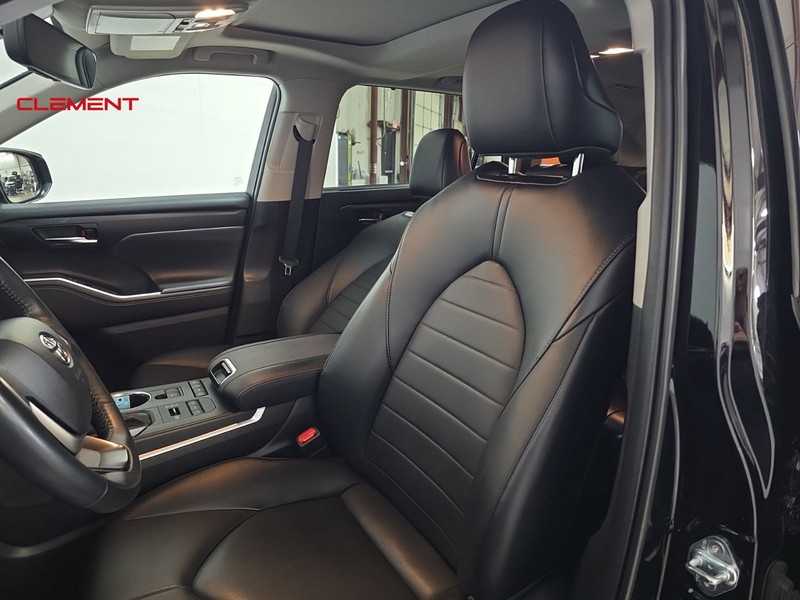 Toyota Highlander Vehicle Image 26