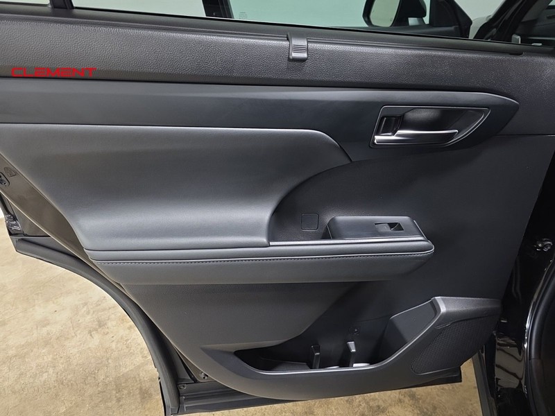 Toyota Highlander Vehicle Image 27