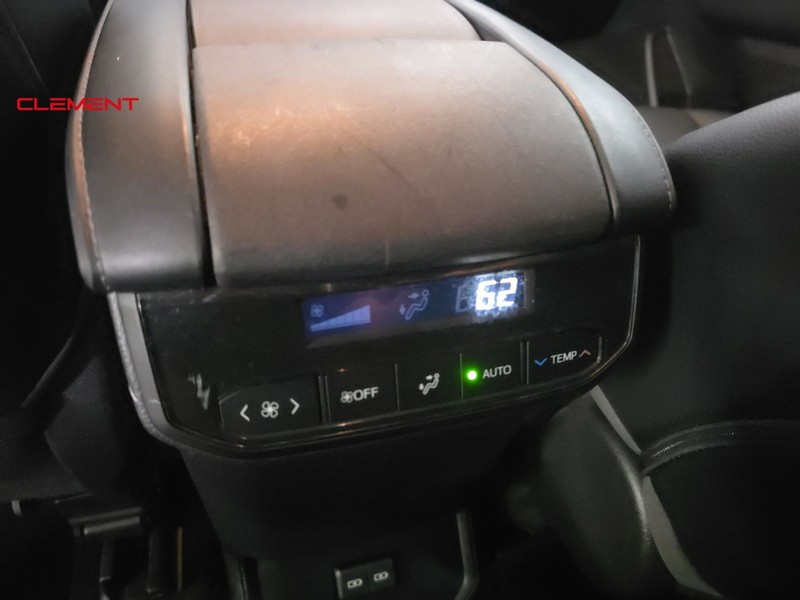 Toyota Highlander Vehicle Image 31
