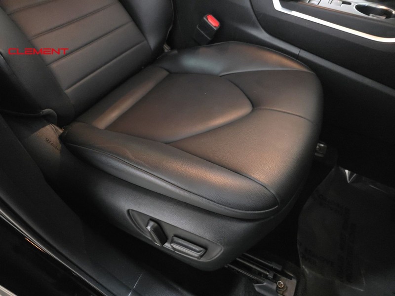 Toyota Highlander Vehicle Image 32