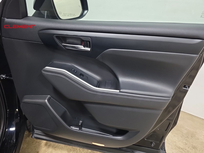 Toyota Highlander Vehicle Image 34