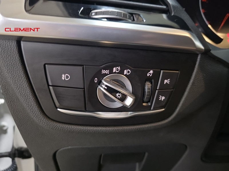 BMW X3 Vehicle Image 11