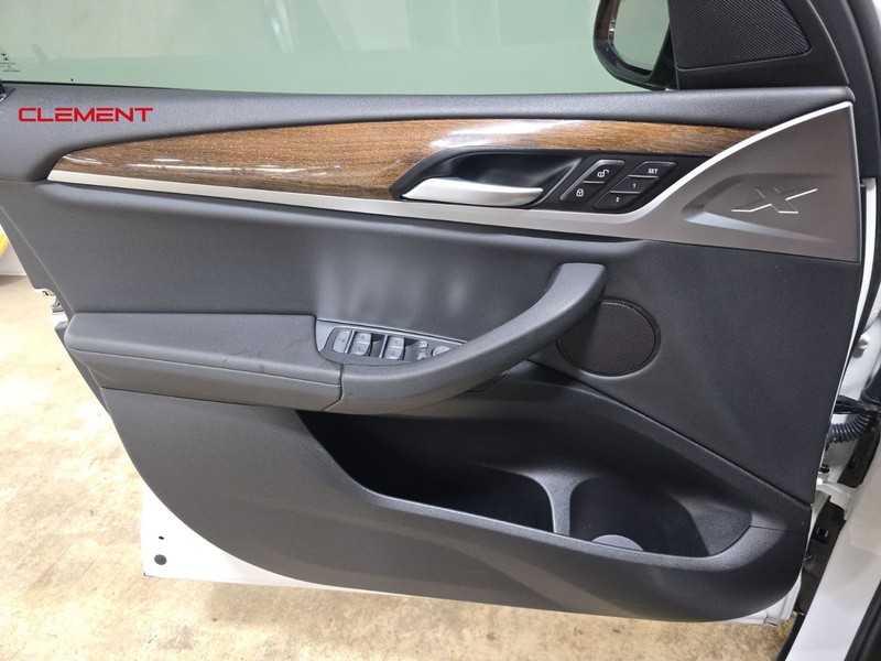 BMW X3 Vehicle Image 23