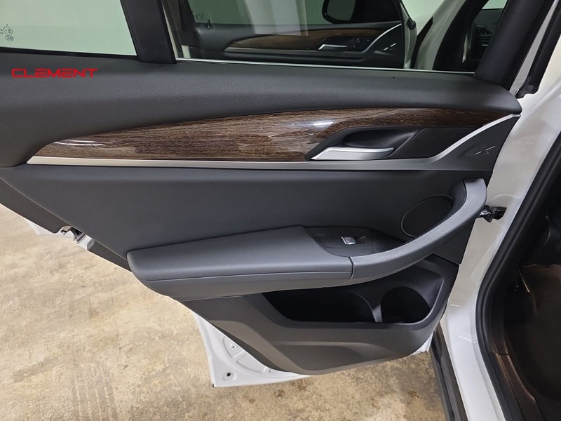 BMW X3 Vehicle Image 26