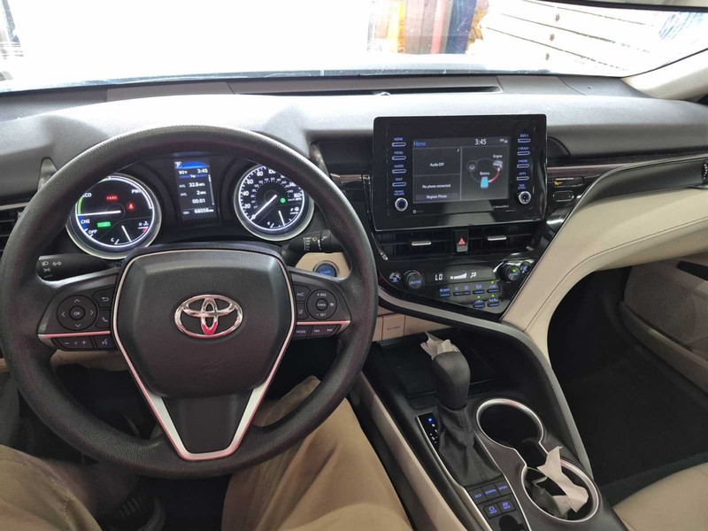 Toyota Camry Hybrid Vehicle Image 03