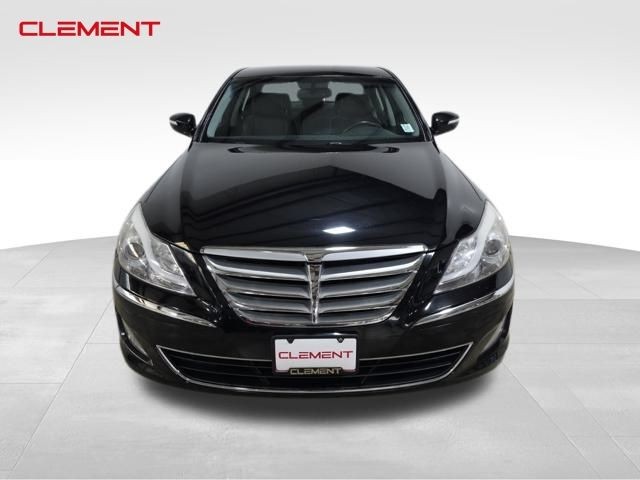 Hyundai Genesis Vehicle Image 02