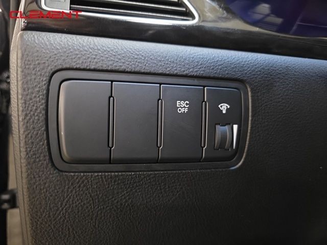 Hyundai Genesis Vehicle Image 10