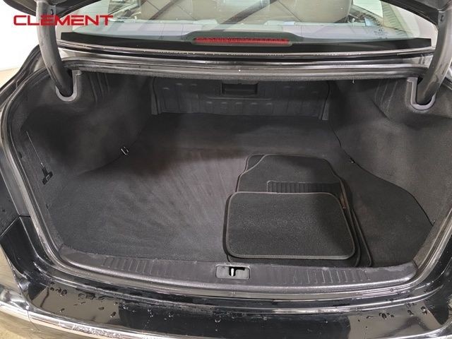 Hyundai Genesis Vehicle Image 25