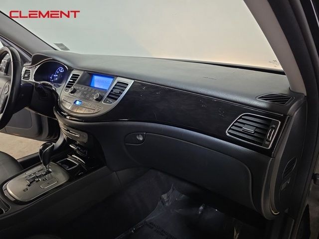 Hyundai Genesis Vehicle Image 27