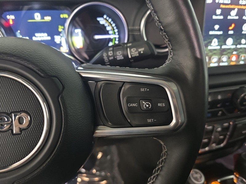 Jeep Wrangler Vehicle Image 12
