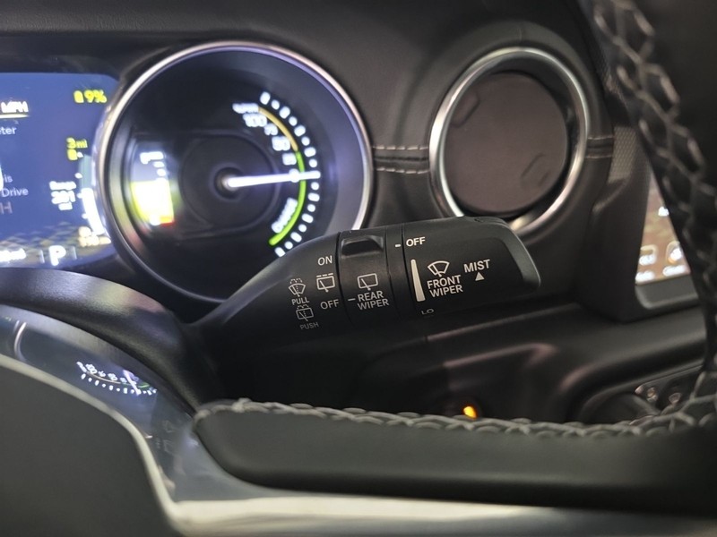 Jeep Wrangler Vehicle Image 13