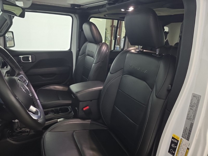 Jeep Wrangler Vehicle Image 24