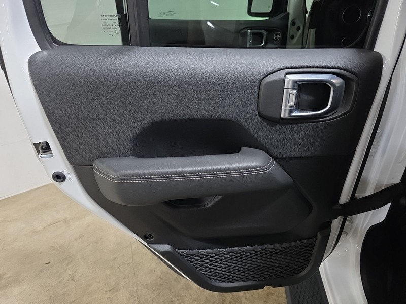 Jeep Wrangler Vehicle Image 25