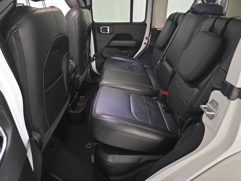 Jeep Wrangler Vehicle Image 26