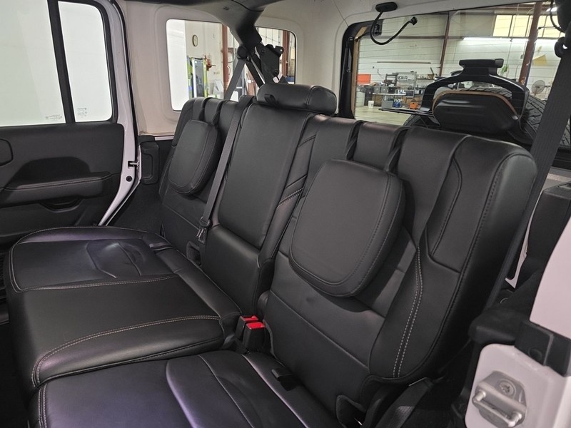 Jeep Wrangler Vehicle Image 27