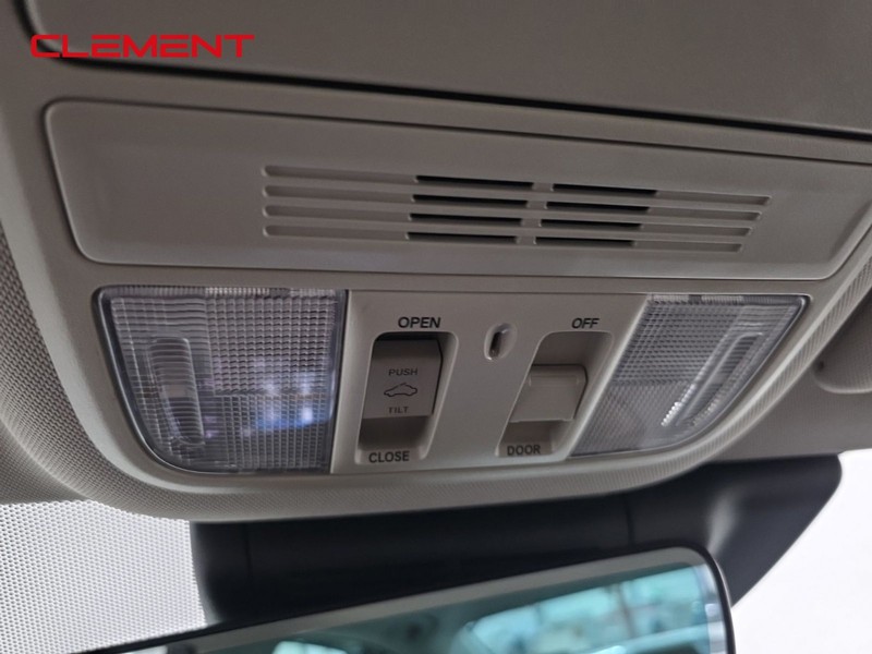 Honda Accord Hybrid Vehicle Image 21