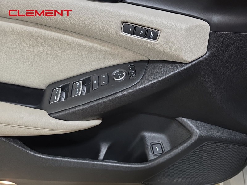 Honda Accord Hybrid Vehicle Image 23