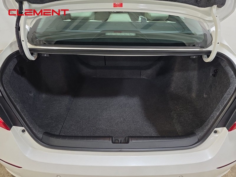 Honda Accord Hybrid Vehicle Image 30