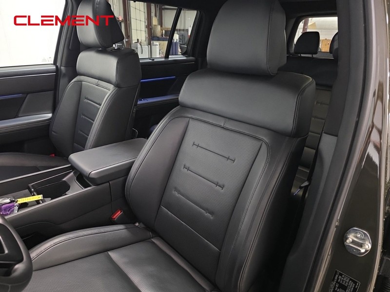 Hyundai Santa Fe Vehicle Image 26