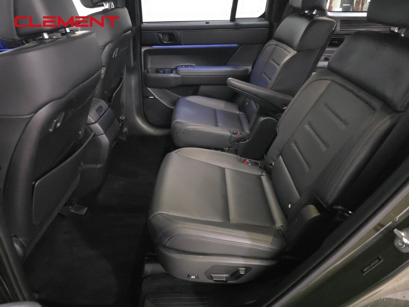 Hyundai Santa Fe Vehicle Image 28