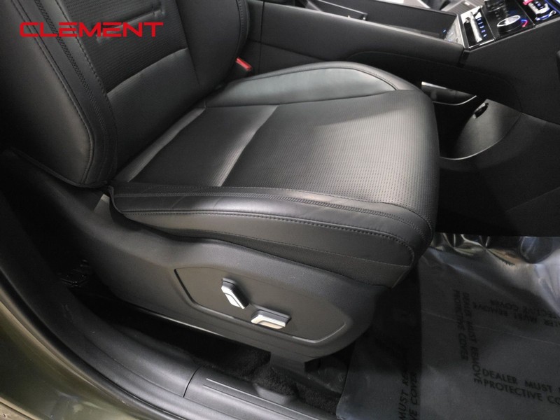 Hyundai Santa Fe Vehicle Image 32