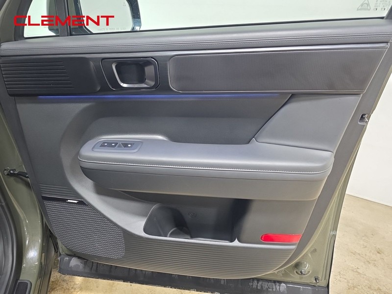 Hyundai Santa Fe Vehicle Image 34