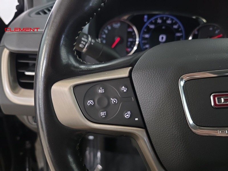GMC Terrain Vehicle Image 12