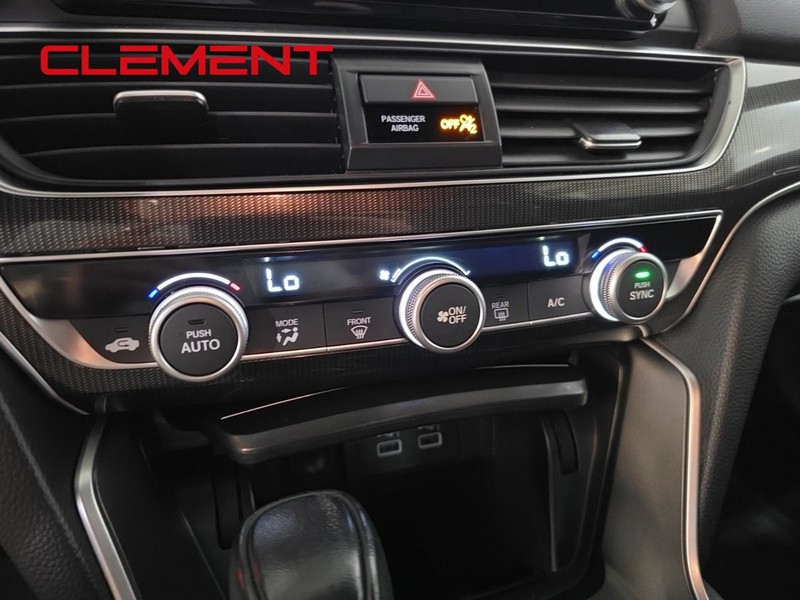 Honda Accord Sedan Vehicle Image 17