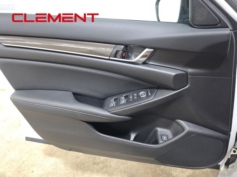 Honda Accord Sedan Vehicle Image 21