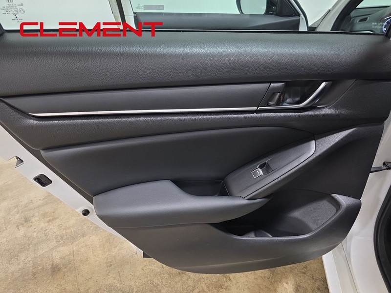 Honda Accord Sedan Vehicle Image 24