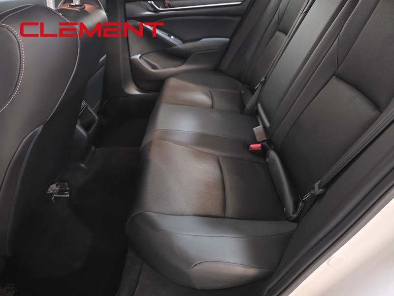 Honda Accord Sedan Vehicle Image 25