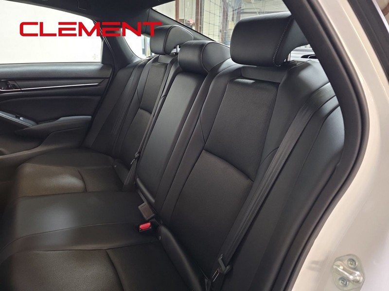 Honda Accord Sedan Vehicle Image 26