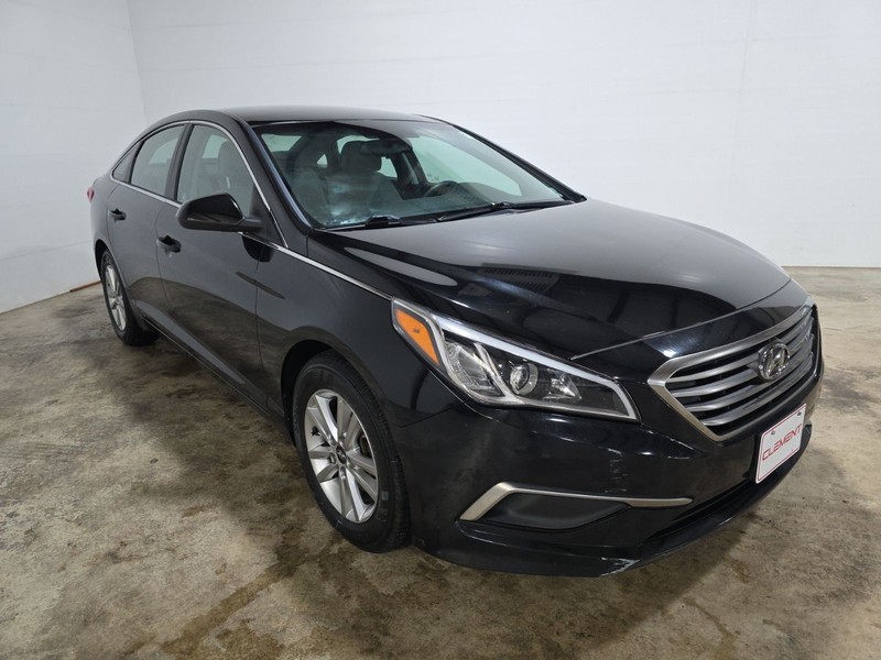 Hyundai Sonata Vehicle Image 03