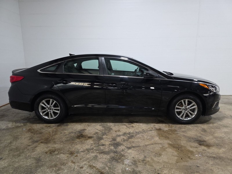 Hyundai Sonata Vehicle Image 04