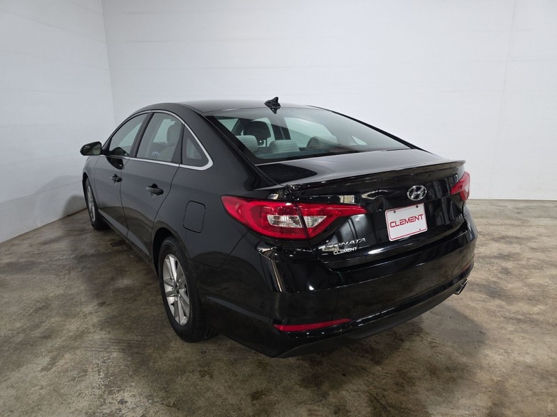 Hyundai Sonata Vehicle Image 08