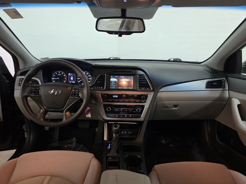 Hyundai Sonata Vehicle Image 09