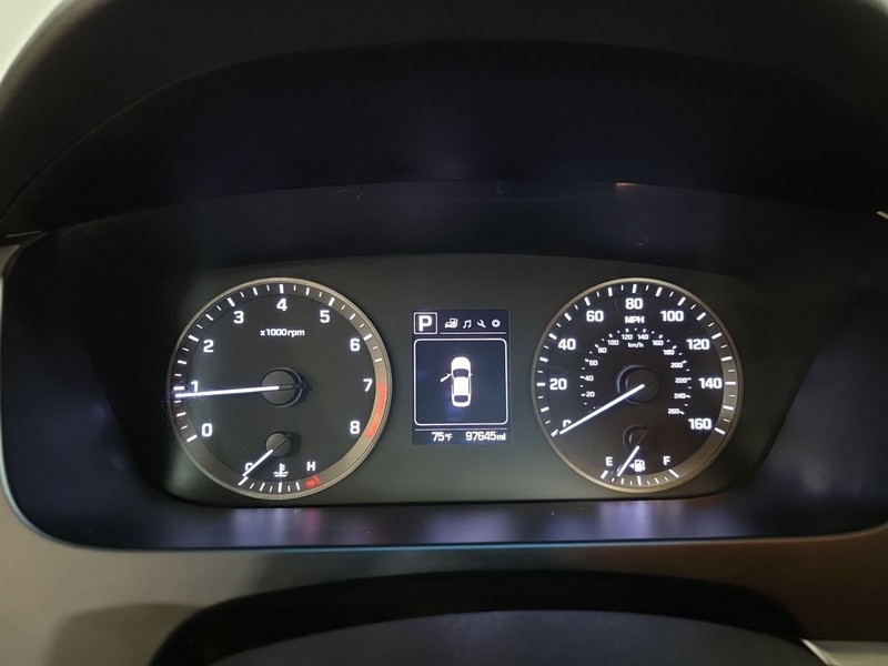 Hyundai Sonata Vehicle Image 14