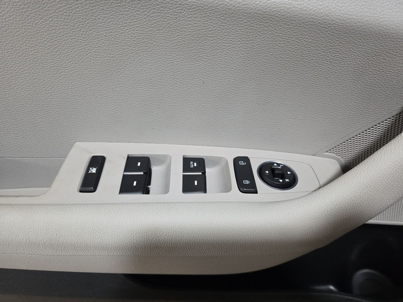 Hyundai Sonata Vehicle Image 19