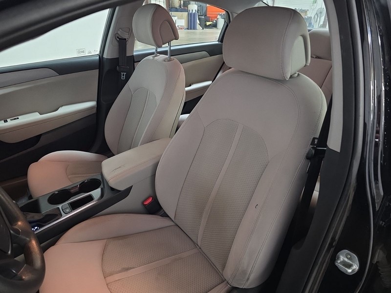 Hyundai Sonata Vehicle Image 22