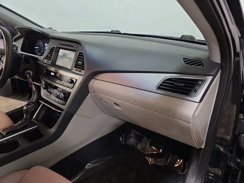 Hyundai Sonata Vehicle Image 28
