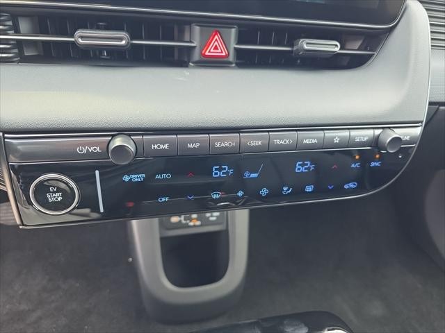 Hyundai IONIQ 5 Vehicle Full-screen Gallery Image 18