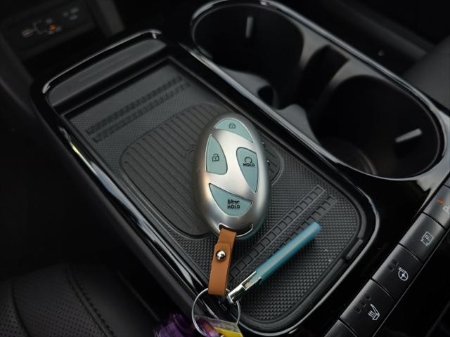 Hyundai IONIQ 5 Vehicle Full-screen Gallery Image 20