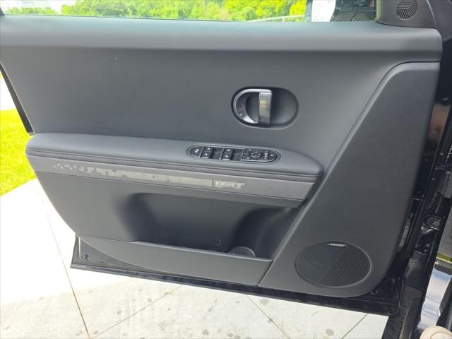 Hyundai IONIQ 5 Vehicle Full-screen Gallery Image 22