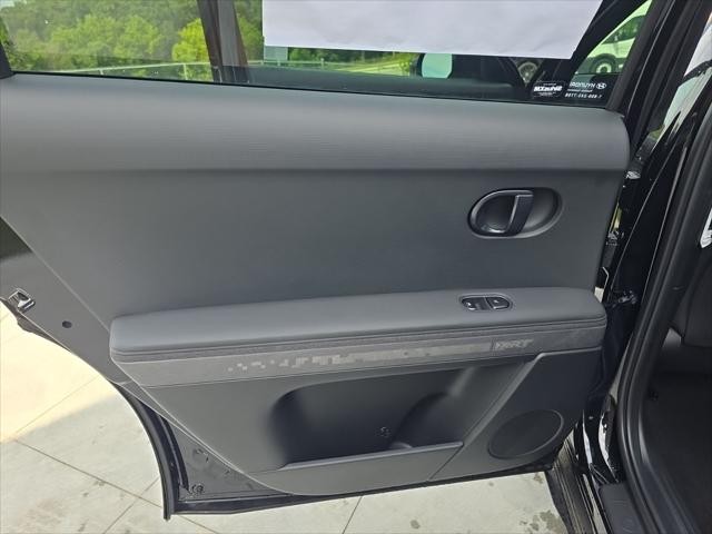 Hyundai IONIQ 5 Vehicle Full-screen Gallery Image 25