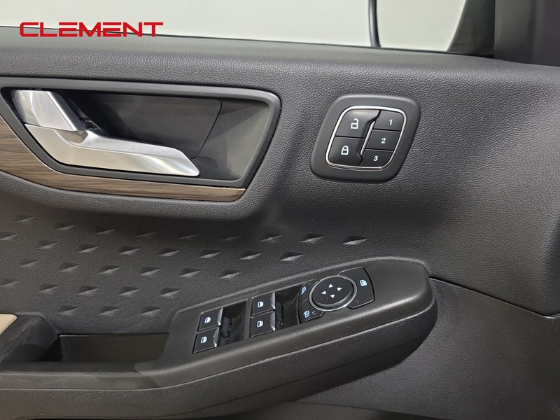 Ford Escape Vehicle Image 25