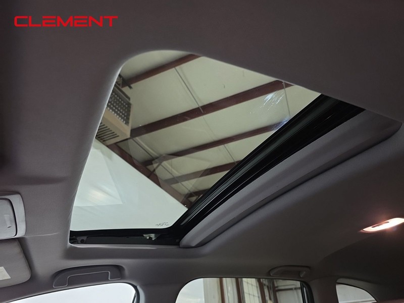 Honda CR-V Vehicle Image 19