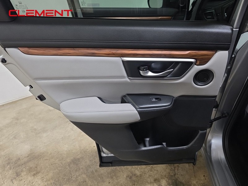 Honda CR-V Vehicle Image 24