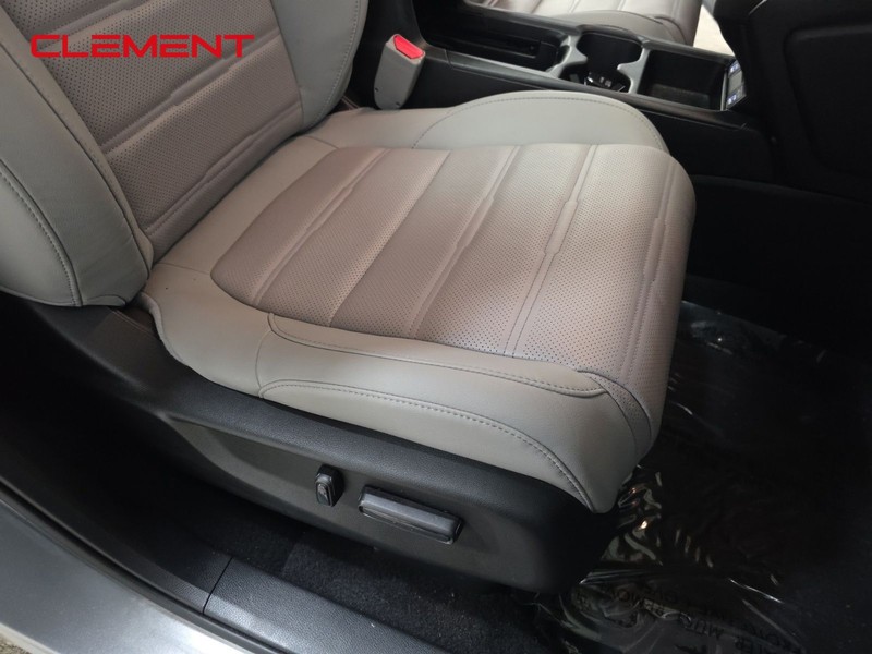 Honda CR-V Vehicle Image 28