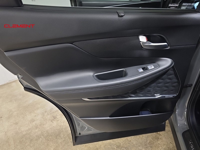 Hyundai Santa Fe Vehicle Image 25